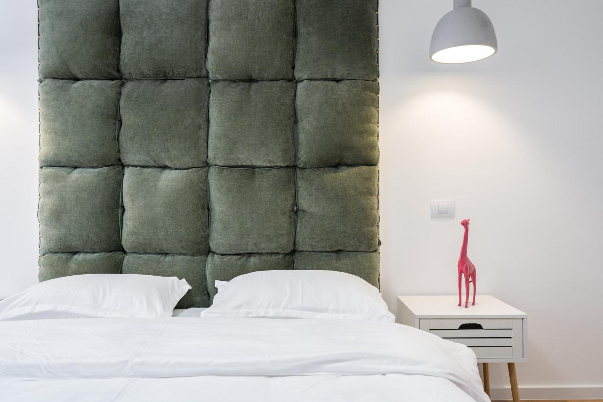 Jungle Escape - Luxe 1-Br Haven In Bucharest Apartamento Exterior foto